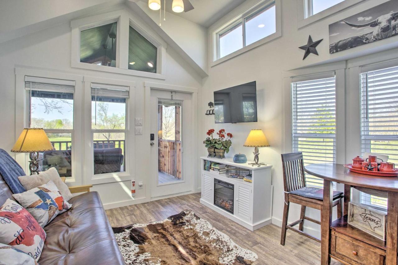 Cozy Mckinney Tiny Home With Porch And Fire Pit! Extérieur photo