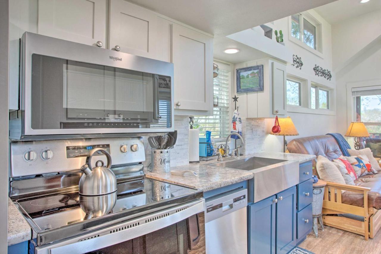 Cozy Mckinney Tiny Home With Porch And Fire Pit! Extérieur photo